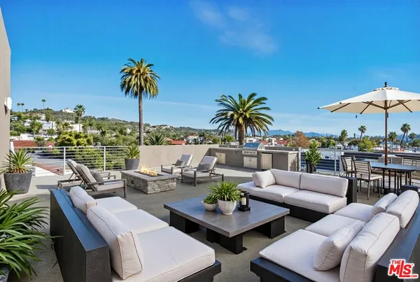 $3,500 | 1717 Winona Boulevard, Unit 203, Los Angeles, CA 90027