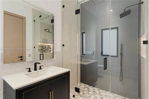 $5,995,000 | 6641 Southwest 85th Street, Miami, FL 33143