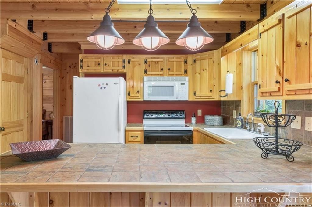 1357 Jr Dairy Road Ennice, NC 28623 - Photo 8 of 24