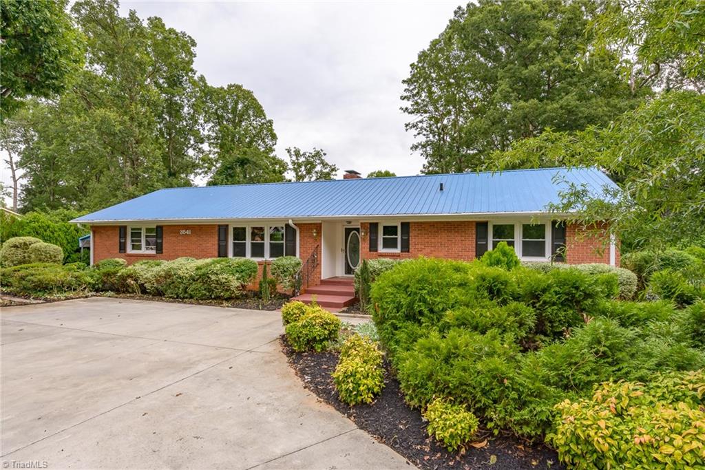 3541 Community Church Road Pfafftown, NC 27040 - Photo 2 of 28 Gallery Image 2