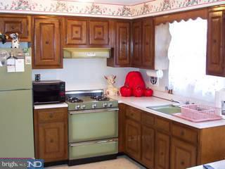 3330 Chesterfield Road Philadelphia, PA 19114 - Photo 4 of 4 Gallery Image 4