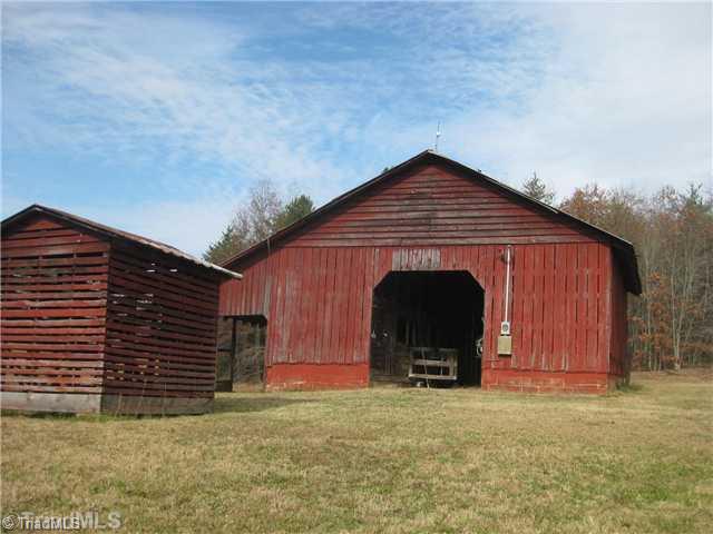 825 Fowler Road Walnut Cove, NC 27052 - Photo 3 of 7 Stable/Barn. Barn & Corncrib