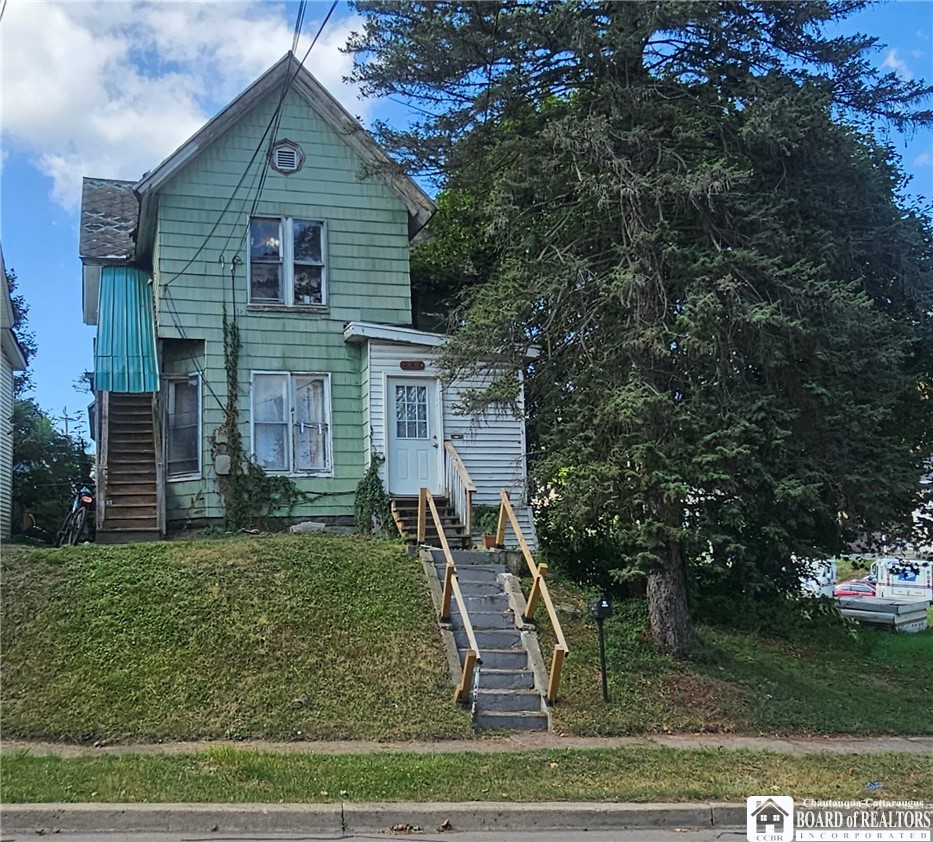 541 Crescent Street Jamestown, NY 14701 - Photo 1 of 3