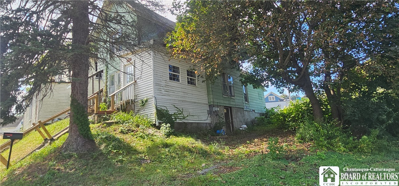 541 Crescent Street Jamestown, NY 14701 - Photo 2 of 3