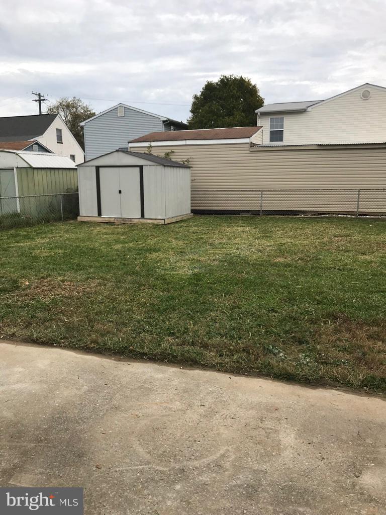 418 Cedar Hill Road Baltimore, MD 21225 - Photo 16 of 18 Yard and shed