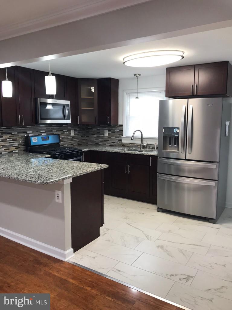 418 Cedar Hill Road Baltimore, MD 21225 - Photo 17 of 18 Kitchen