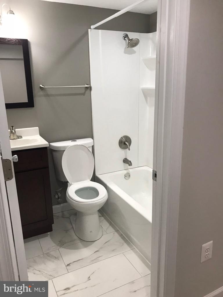 418 Cedar Hill Road Baltimore, MD 21225 - Photo 3 of 18 Basement bathroom