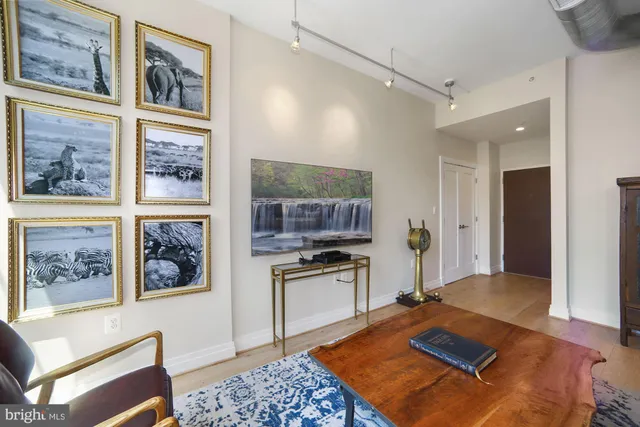 $3,100 | 301 H Street Northeast, Unit 305, Washington, DC 20002