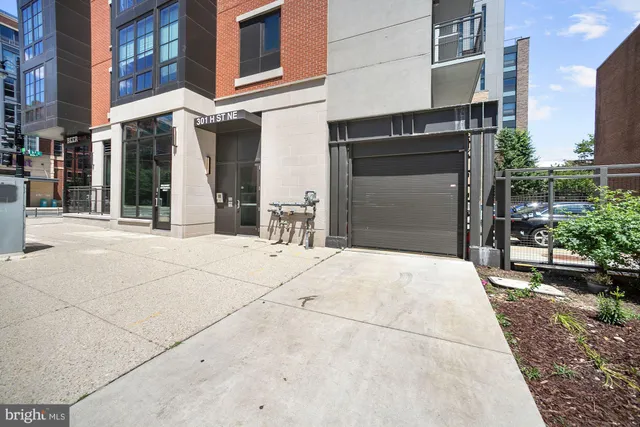$3,100 | 301 H Street Northeast, Unit 305, Washington, DC 20002