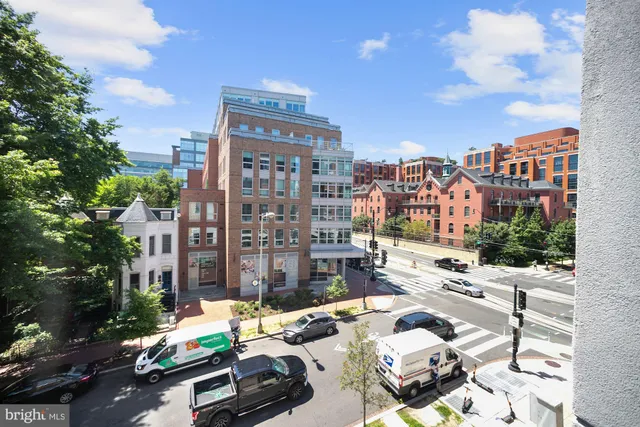 $3,100 | 301 H Street Northeast, Unit 305, Washington, DC 20002