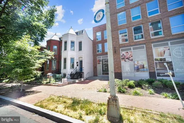 $3,100 | 301 H Street Northeast, Unit 305, Washington, DC 20002