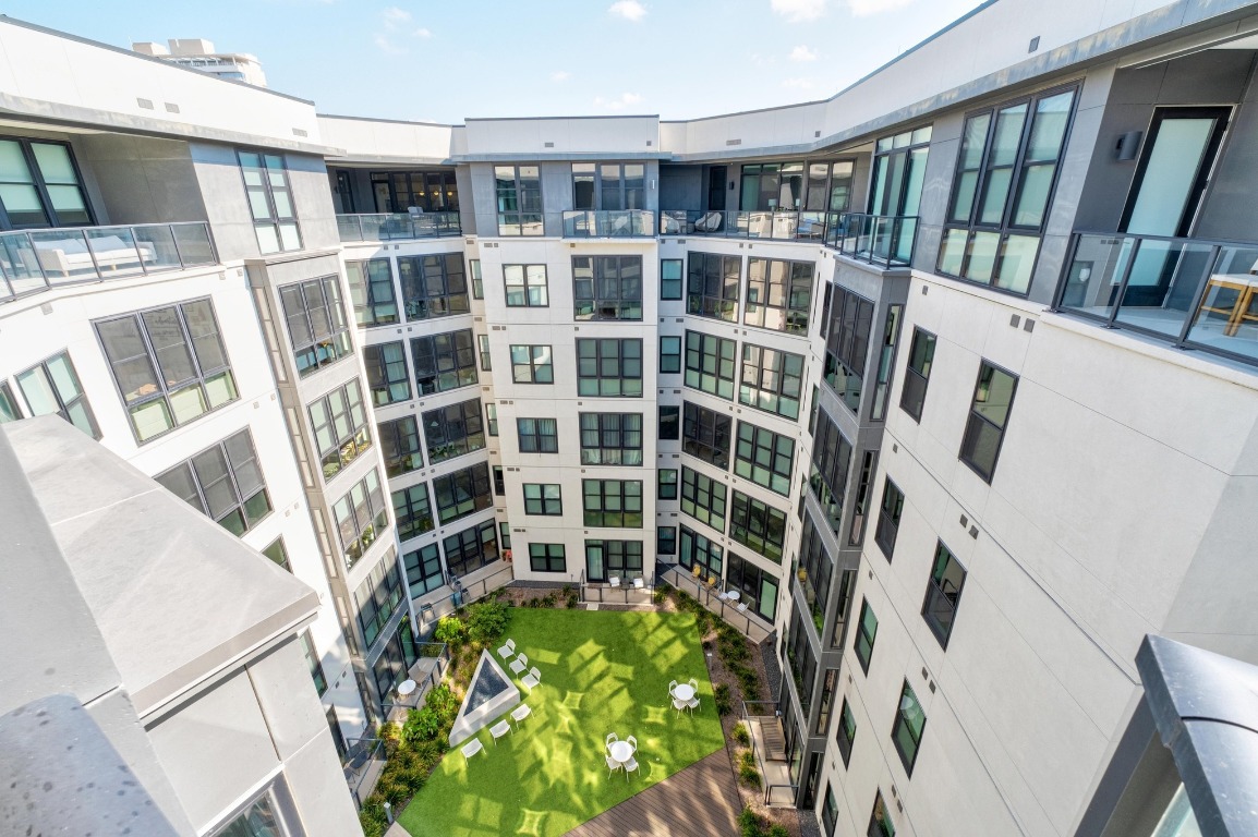 800 Embassy Drive, Unit 609 Austin, TX 78702 - Photo 22 of 33 a view of front door