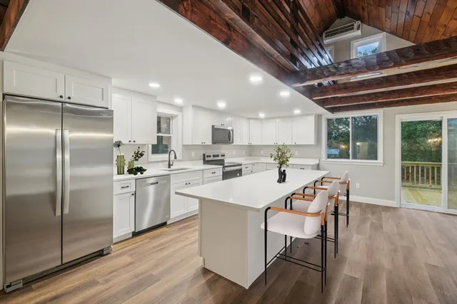 $649,977 | 1 Rounseville Road, Rochester, MA 02770