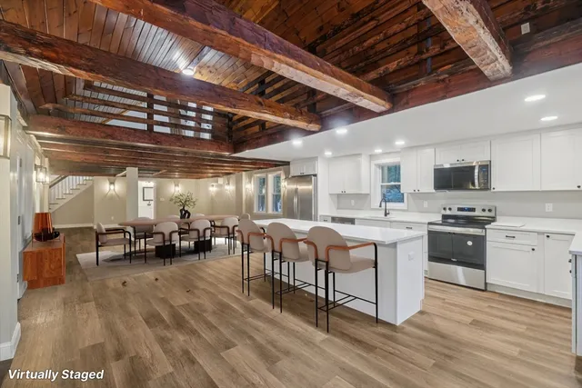 $649,977 | 1 Rounseville Road, Rochester, MA 02770