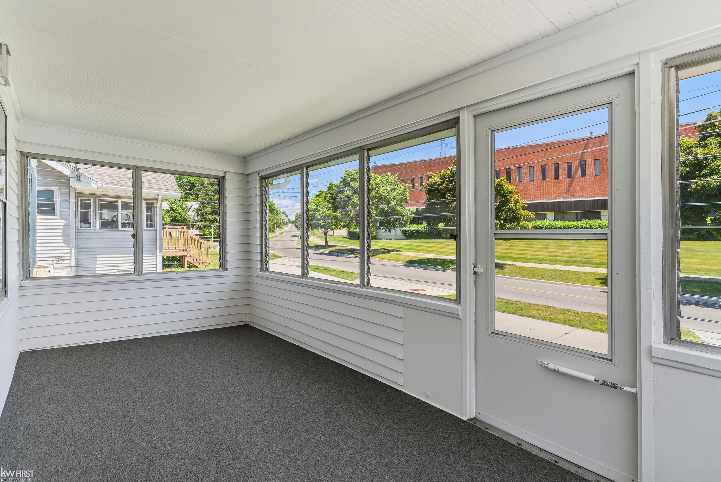 617 Dupont Street Flint, MI 48504 - Photo 7 of 46