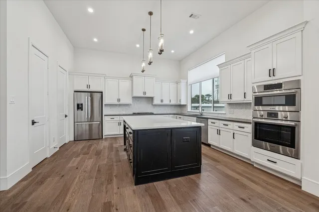 $4,900 | 1659 Bingle Road, Houston, TX 77055