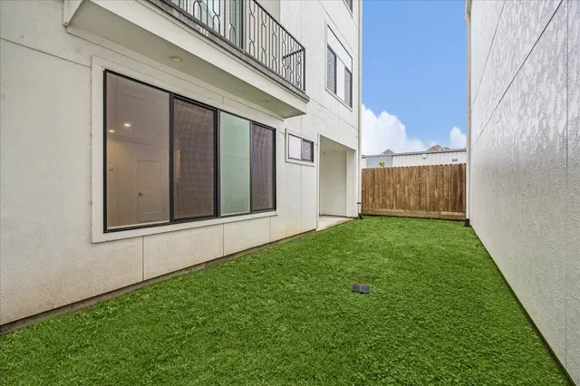 $4,900 | 1659 Bingle Road, Houston, TX 77055