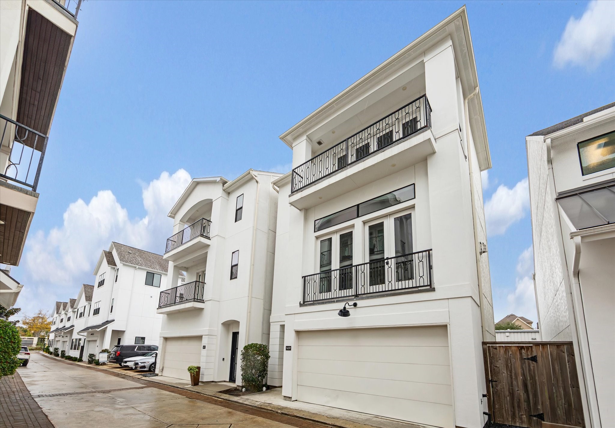 1659 Bingle Road Houston, TX 77055 - Photo 6 of 31