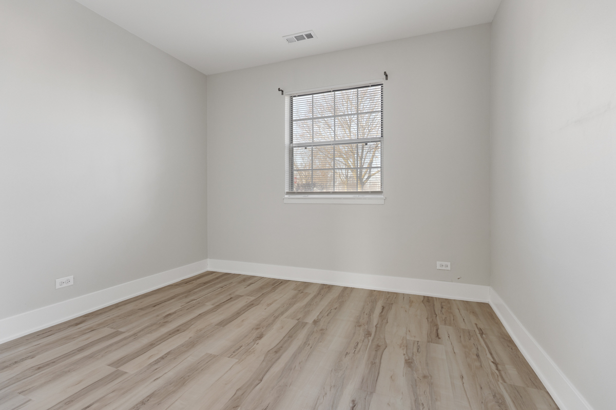3 North Victoria Lane, Unit B Streamwood, IL 60107 - Photo 12 of 16