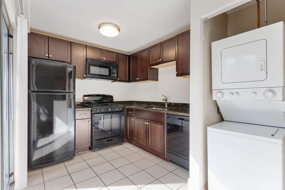 3 North Victoria Lane, Unit B Streamwood, IL 60107 - Photo 6 of 16