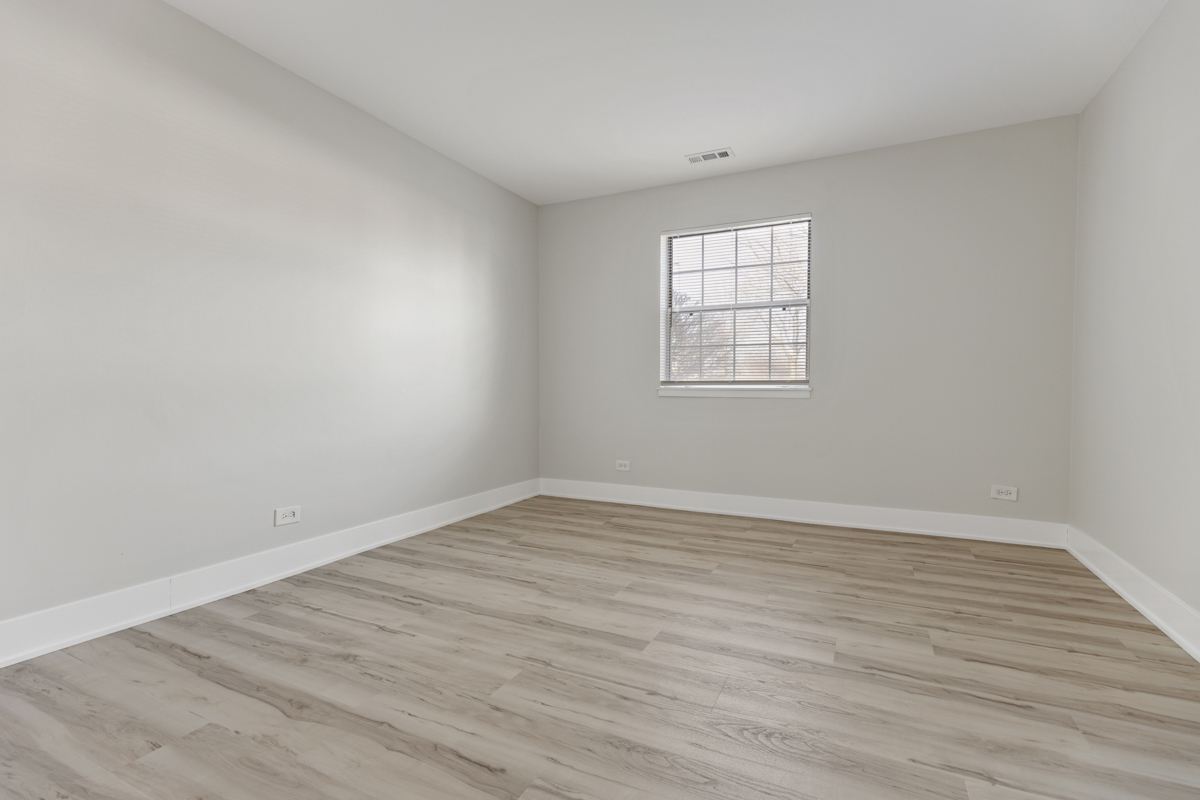 3 North Victoria Lane, Unit B Streamwood, IL 60107 - Photo 10 of 16