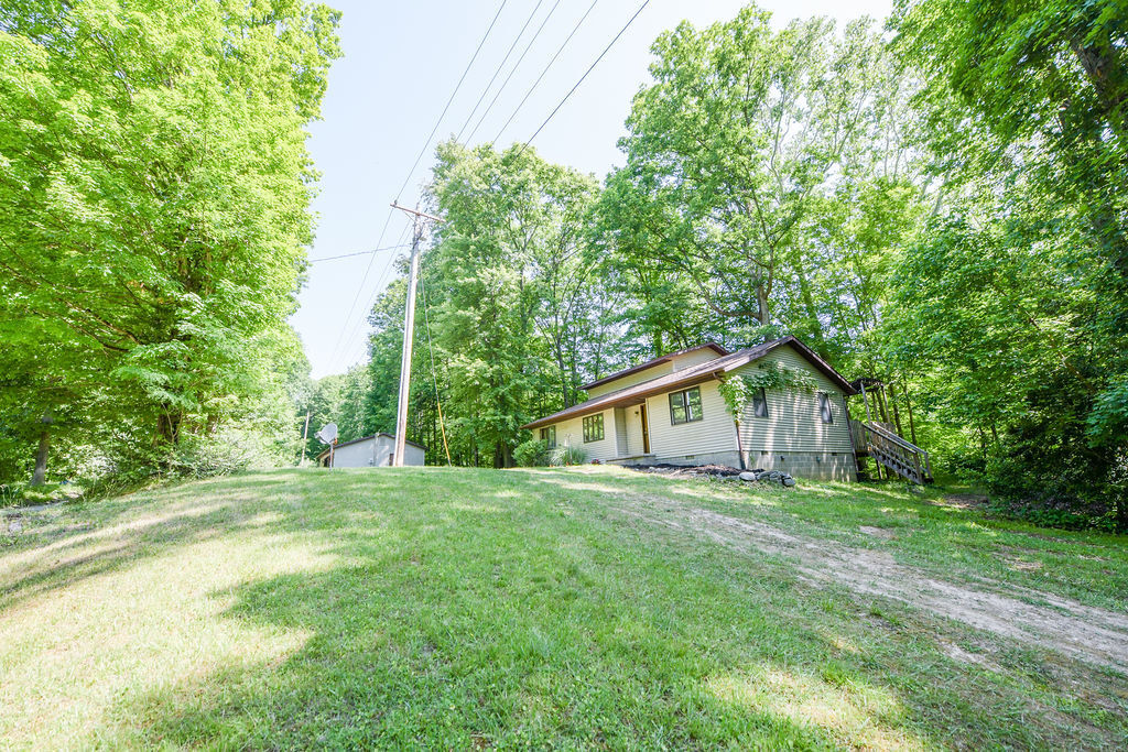 815 Keeler Road Spencer, IN 47460 - Photo 2 of 41