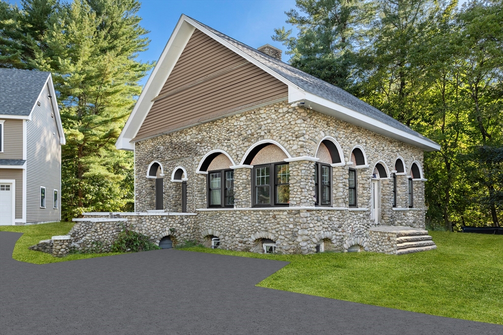 427 Groton Road Westford, MA 01886 - Photo 3 of 20