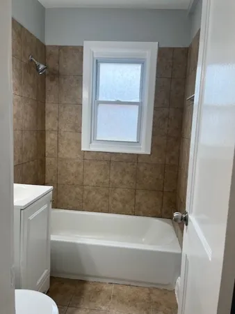$1,050 | 3764 Carnes Avenue, Memphis, TN 38111