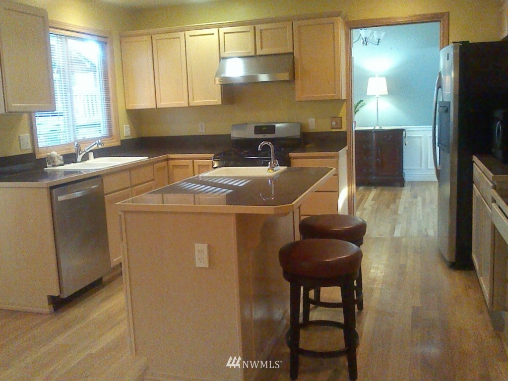2312 241st Street Southeast Bothell, WA 98021 - Photo 4 of 9
