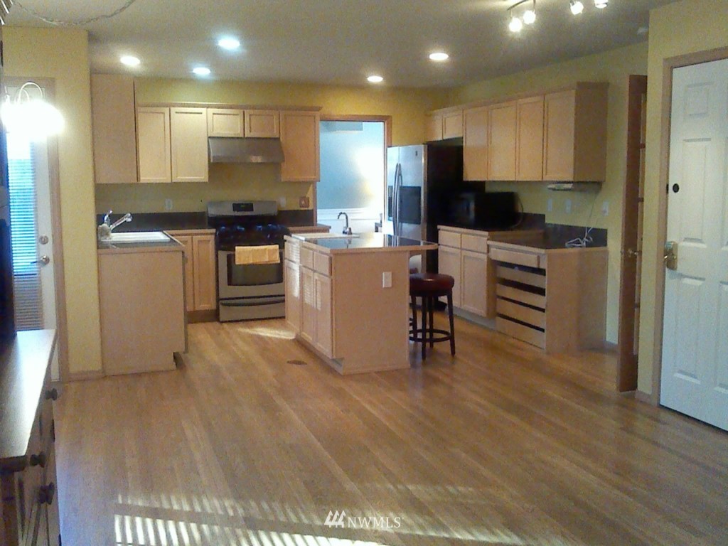 2312 241st Street Southeast Bothell, WA 98021 - Photo 5 of 9