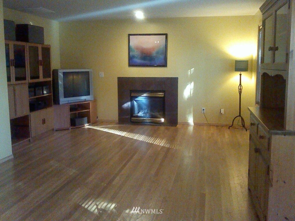2312 241st Street Southeast Bothell, WA 98021 - Photo 6 of 9