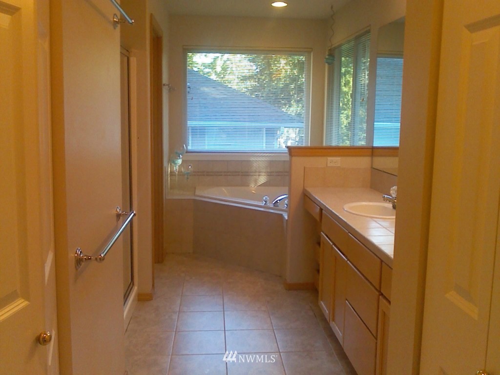2312 241st Street Southeast Bothell, WA 98021 - Photo 8 of 9