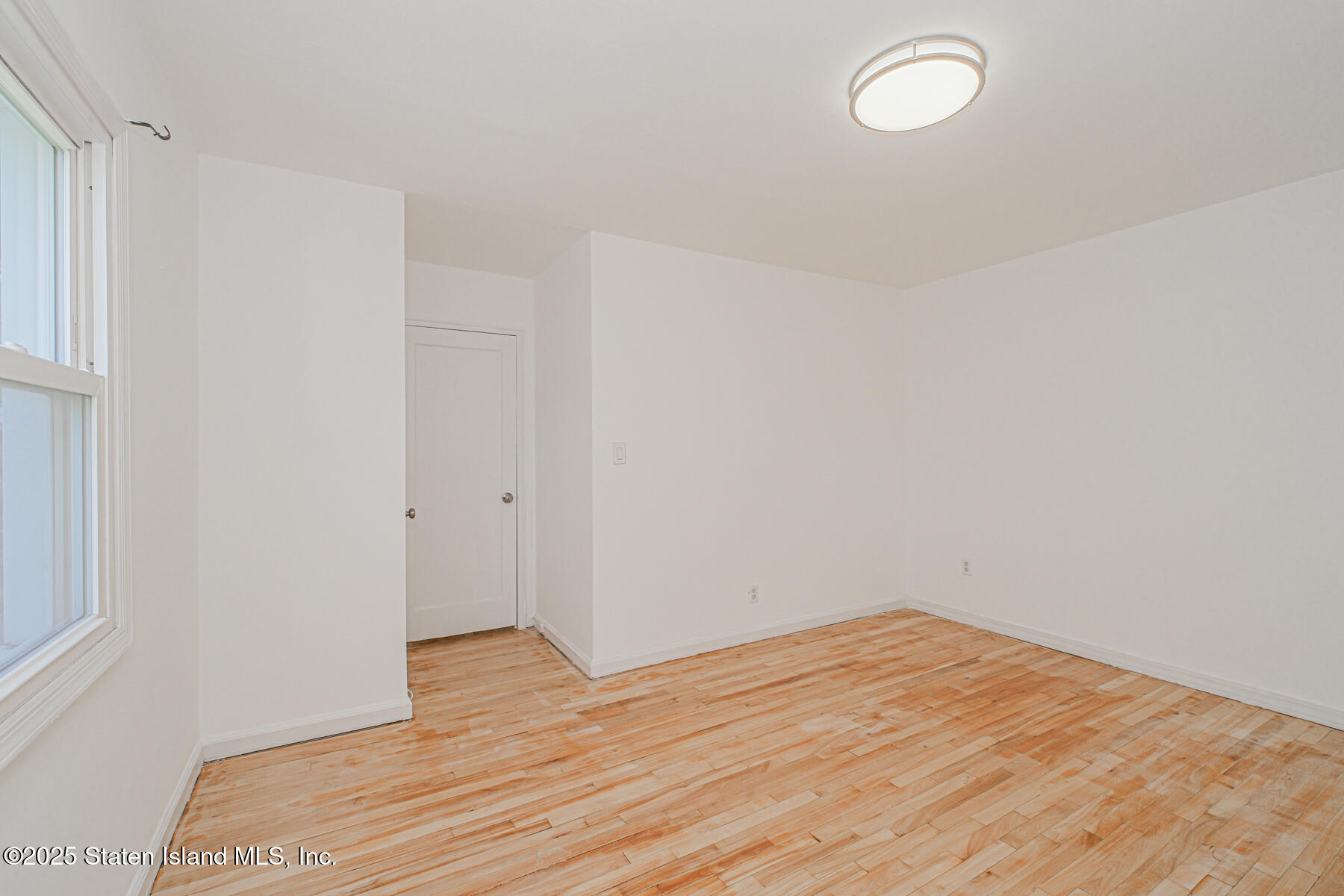 178 Arlo Road, Unit B Staten Island, NY 10301 - Photo 12 of 15 Photo Aug 24 2025, 10 18 01 PM