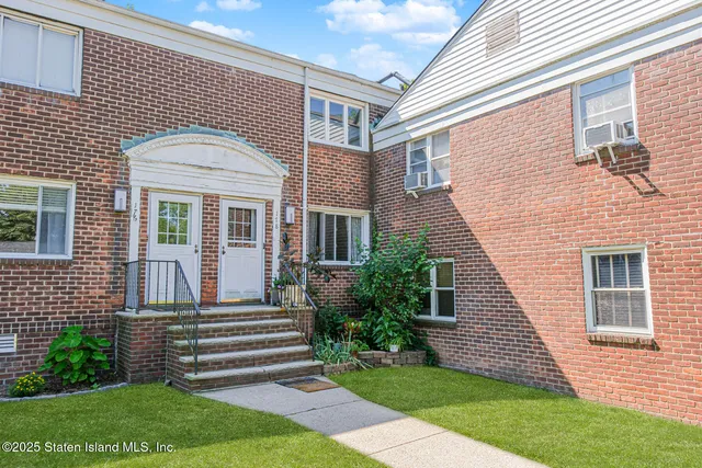 $220,000 | 178 Arlo Road, Unit B | Grymes Hill