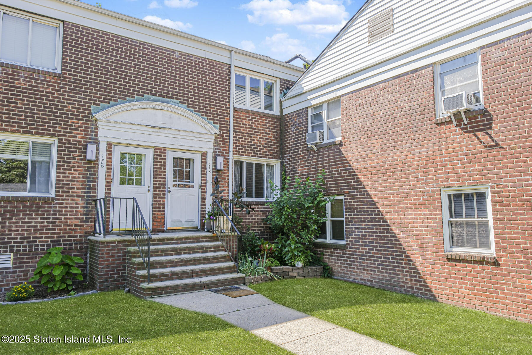 178 Arlo Road, Unit B Staten Island, NY 10301 - Photo 3 of 15 Photo Aug 24 2025, 10 09 18 PM