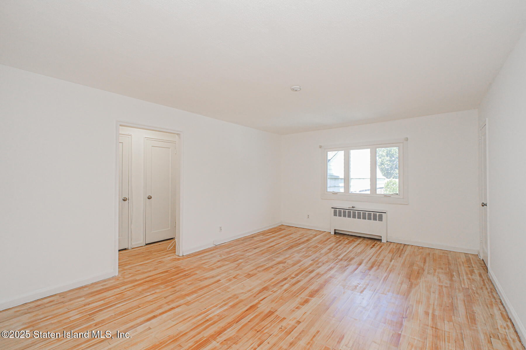 178 Arlo Road, Unit B Staten Island, NY 10301 - Photo 4 of 15 Photo Aug 24 2025, 10 14 01 PM