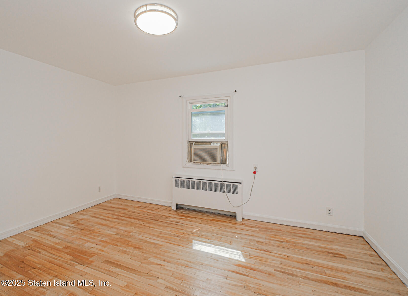 178 Arlo Road, Unit B Staten Island, NY 10301 - Photo 9 of 15 Photo Aug 24 2025, 10 16 47 PM