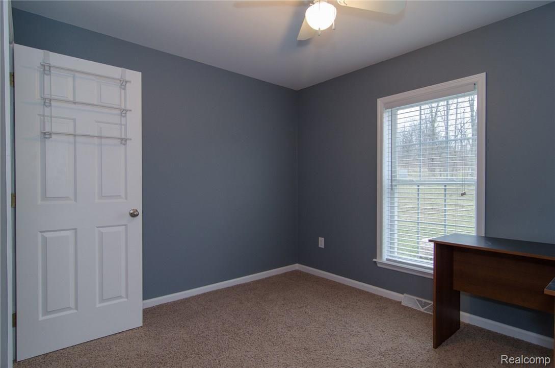 2999 North Eager Road Howell, MI 48855 - Photo 12 of 32 14.jpg