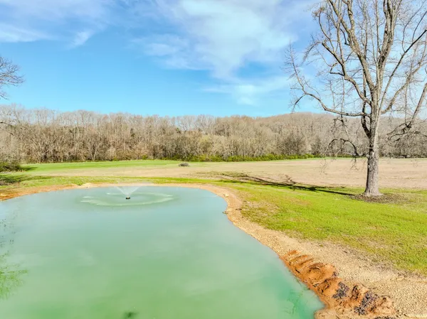 $448,500 | 109 Rascal Town Road, Loretto, TN 38469