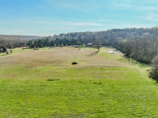 $448,500 | 109 Rascal Town Road, Loretto, TN 38469