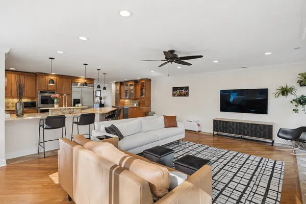 $850,000 | 2913 Virginia Lane, Glenview, IL 60025