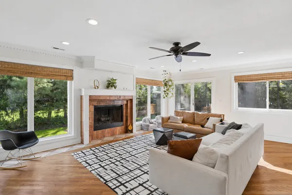 $850,000 | 2913 Virginia Lane, Glenview, IL 60025