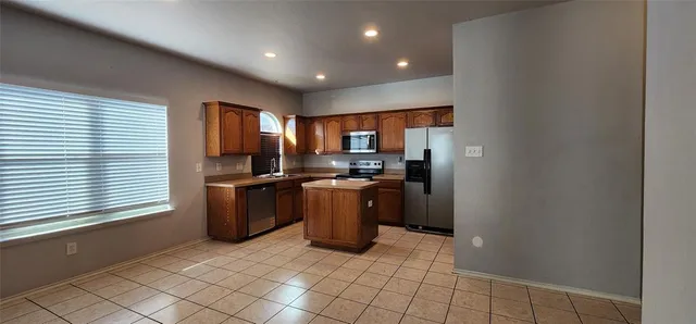 $1,895 | 1121 Beaverwood Lane, Crowley, TX 76036