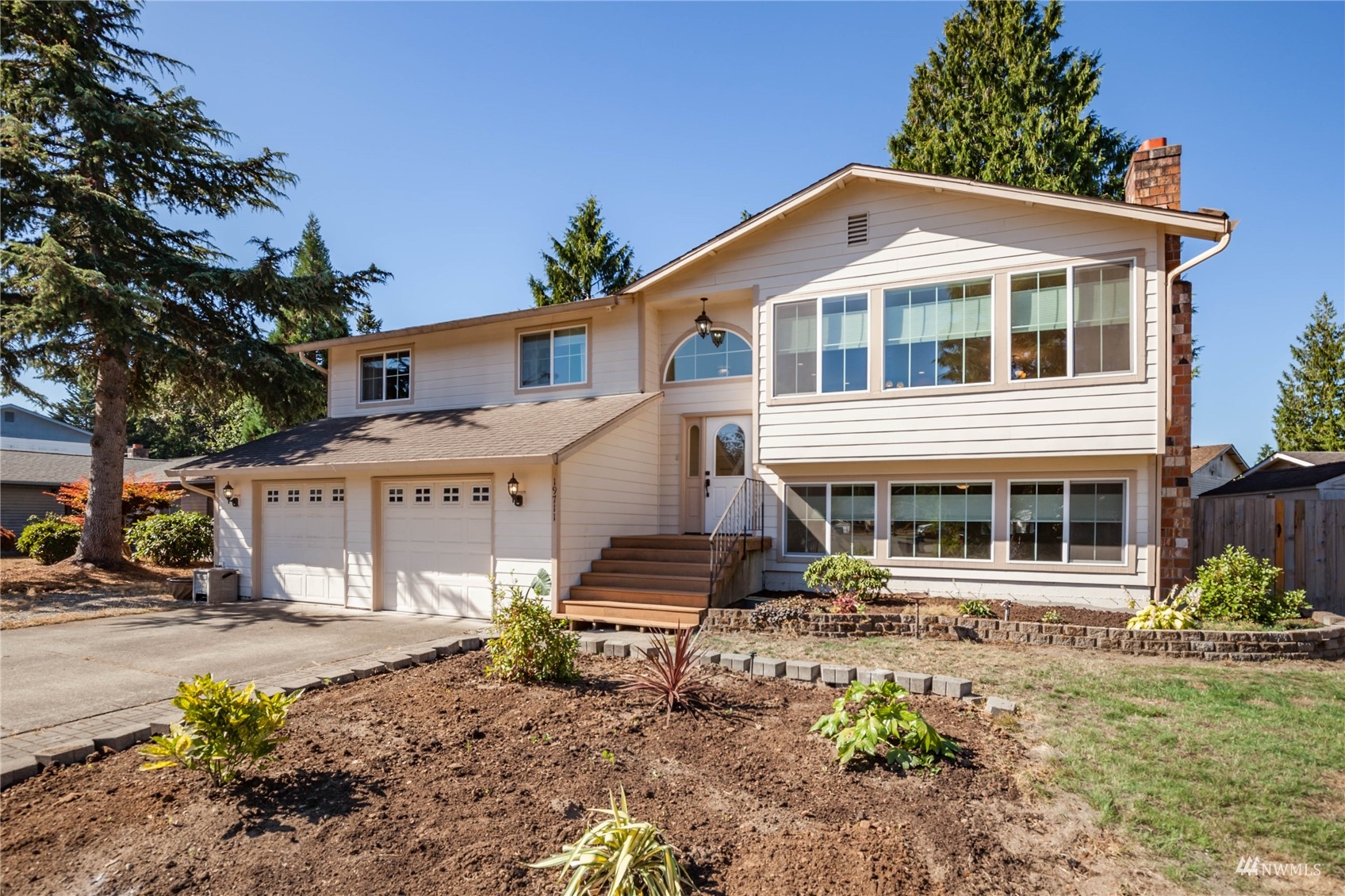 19711 144th Place Southeast Renton, WA 98058 - Photo 2 of 33 Gallery Image 2