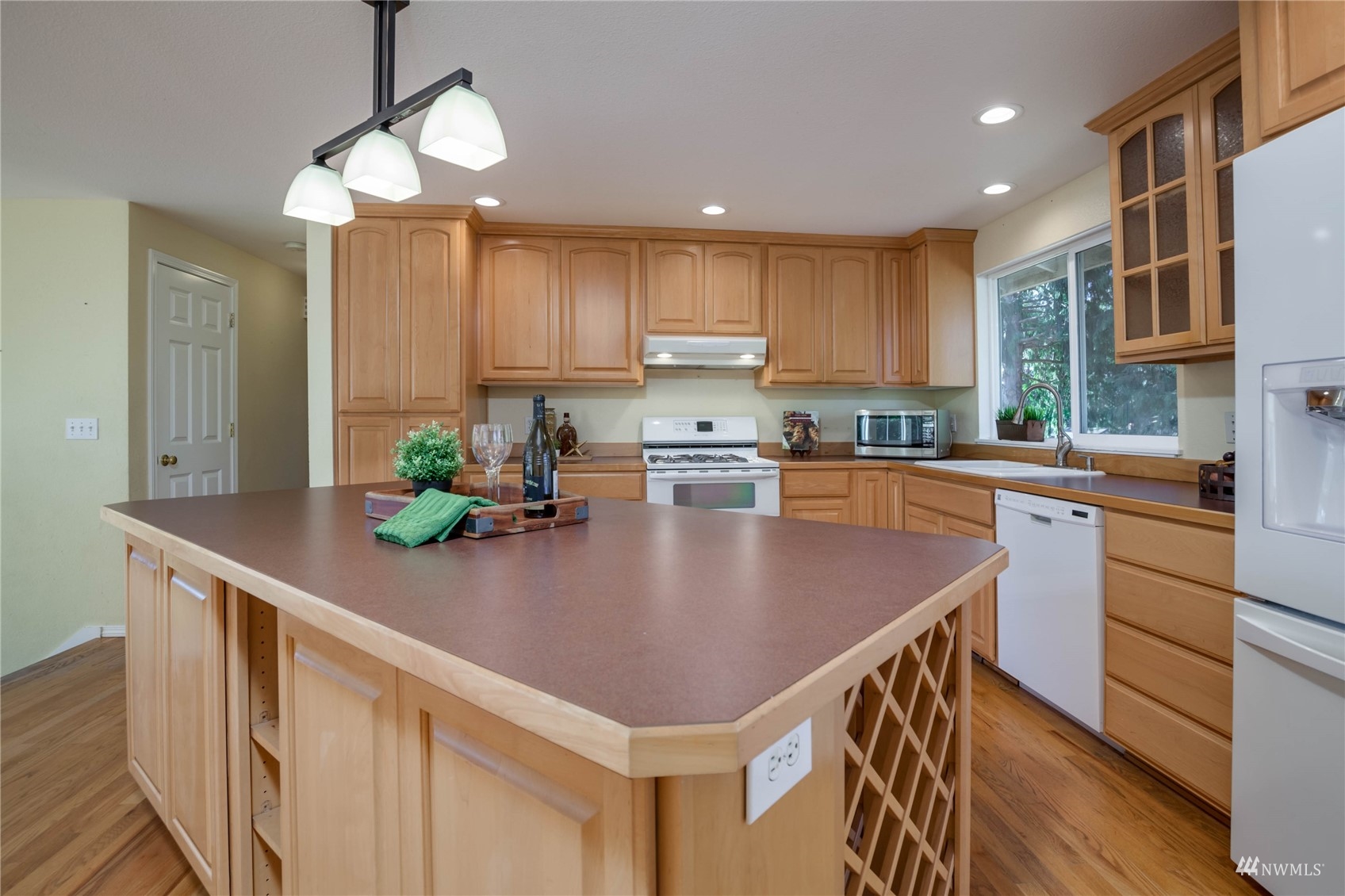 19711 144th Place Southeast Renton, WA 98058 - Photo 6 of 33 Gallery Image 6