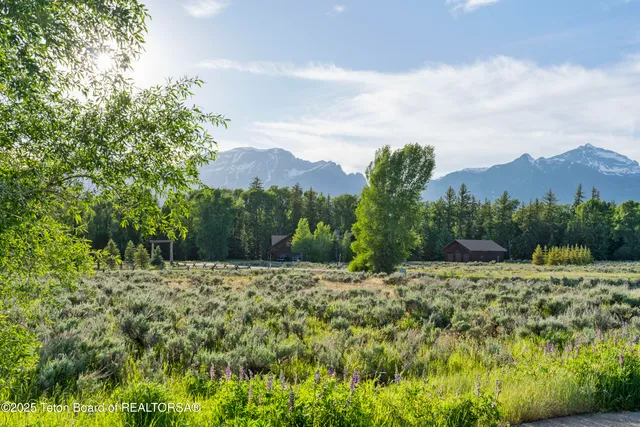 $5,900,000 | 500 East Solitude Drive, Jackson, WY 83001