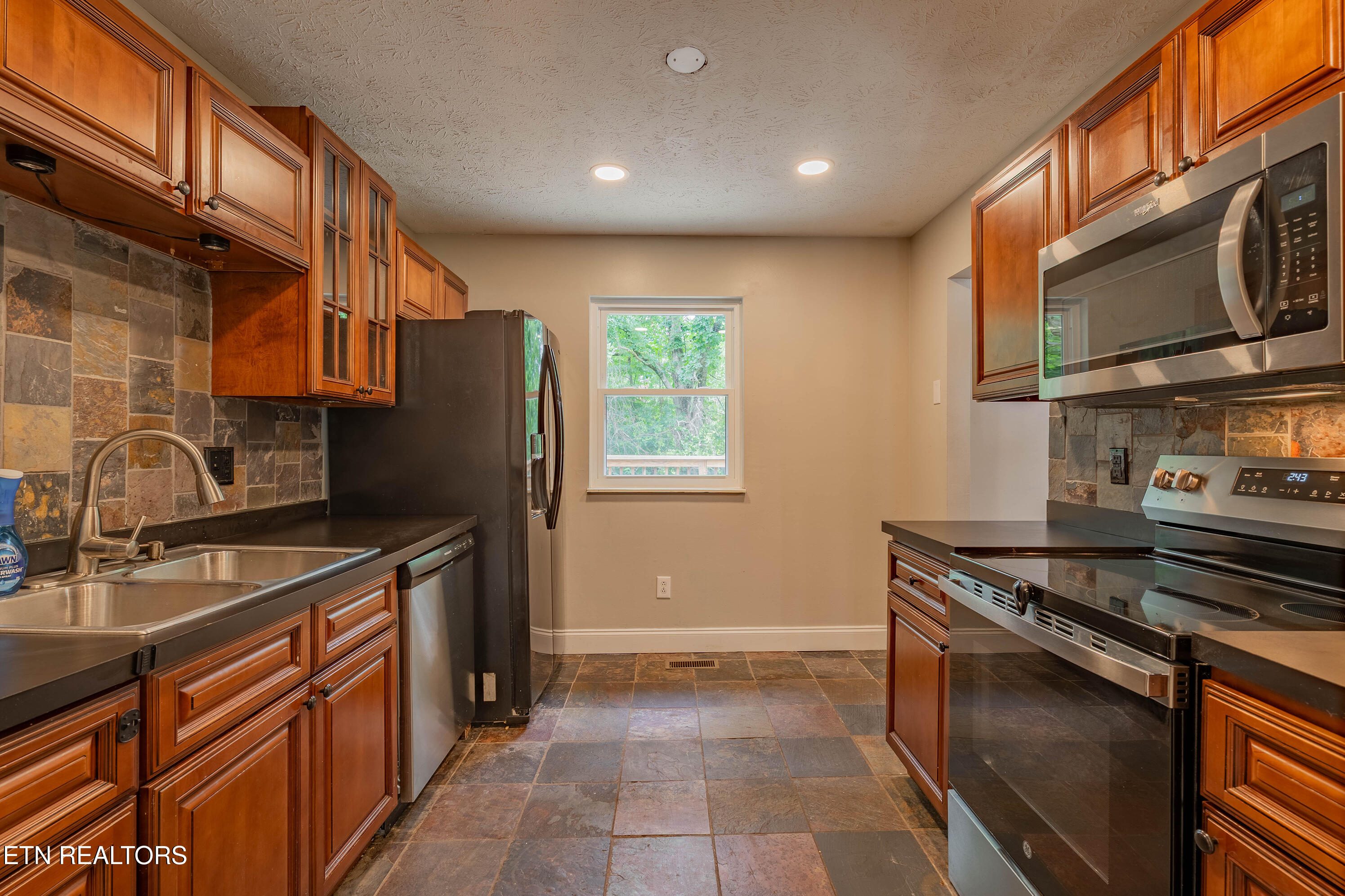 2326 Chukar Road Knoxville, TN 37923 - Photo 7 of 27 c5