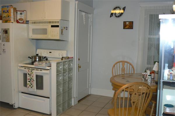 33 Playstead Road, Unit 2 Newton, MA 02458 - Photo 4 of 7 Gallery Image 4