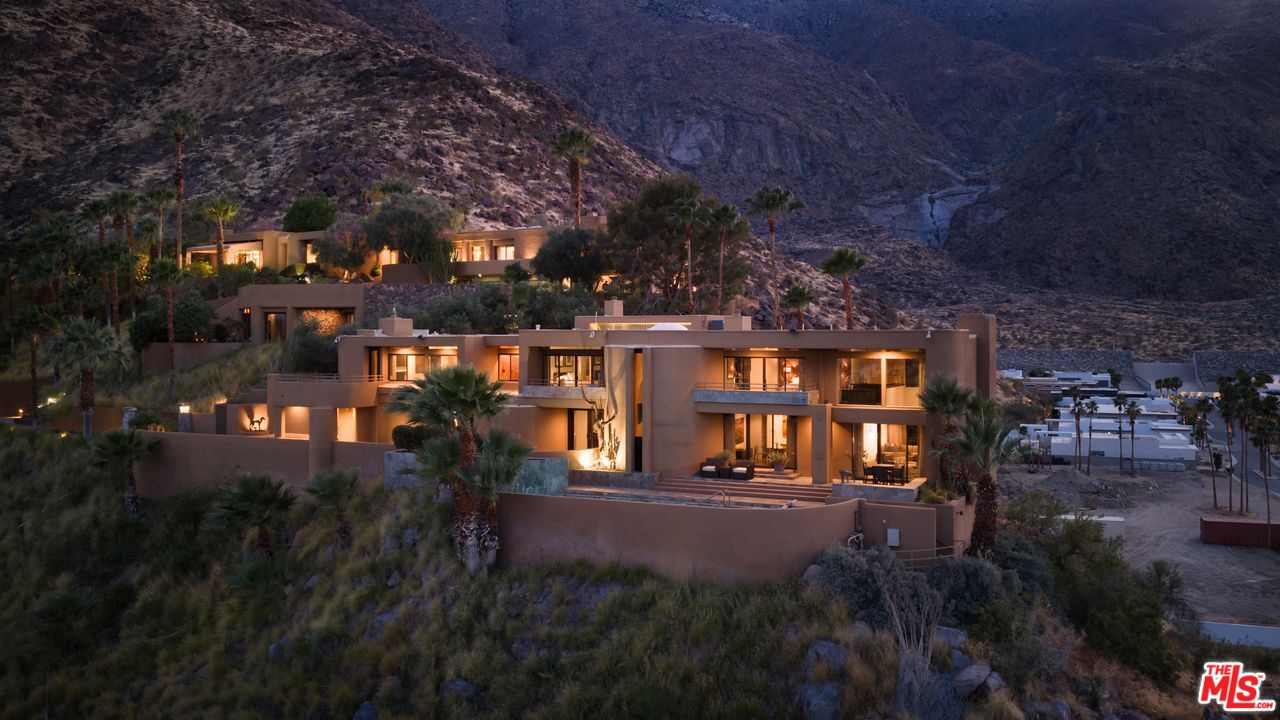 555 North Patencio Road Palm Springs, CA 92262 - Photo 3 of 39