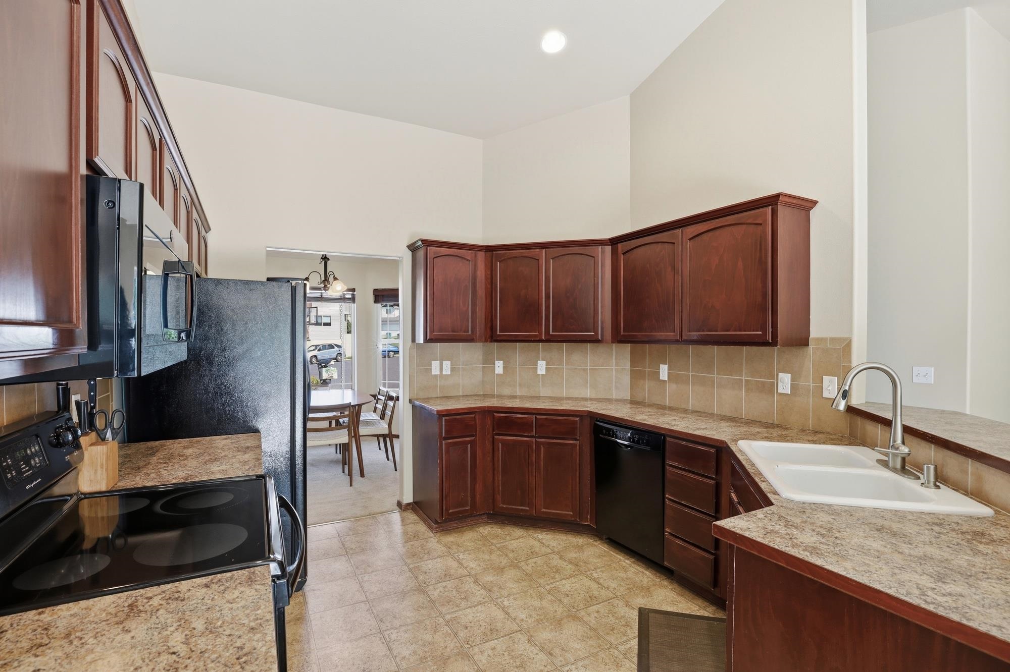 17202 North Cooper Lane Colbert, WA 99005 - Photo 14 of 48 Gallery Image 14